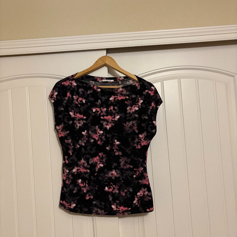 T Tahari Black Floral Short Sleeve Blouse with Pink Accents